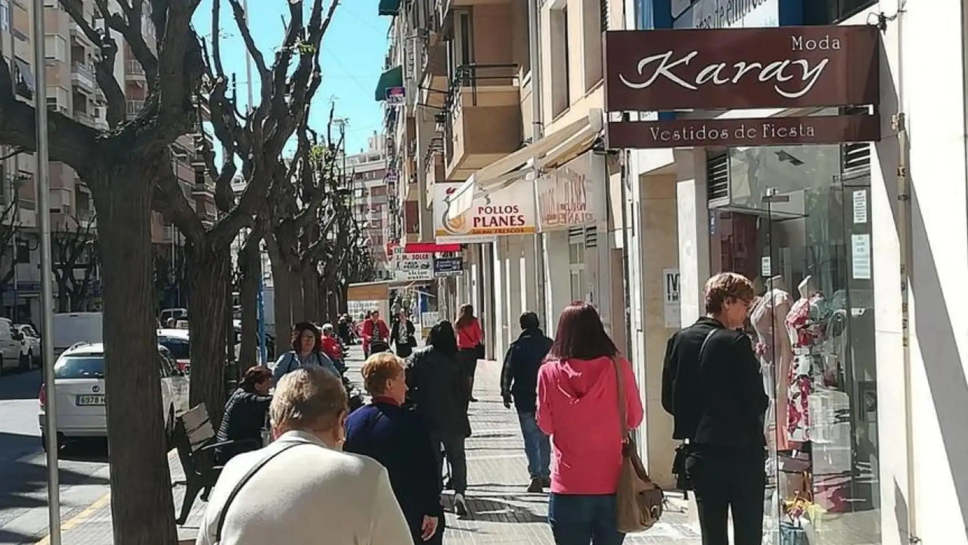 Calle comercial del municipio