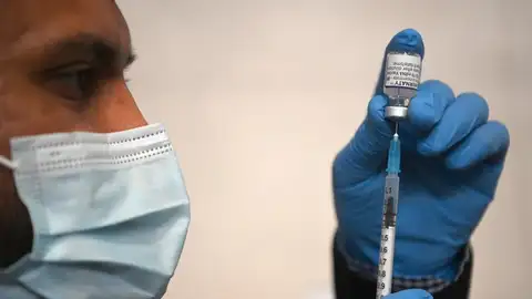 ¿Cuántas veces más habrá que vacunarse de covid? La OMS se pronuncia