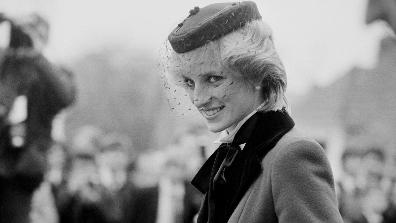 Andrew Morton, biógrafo de Lady Di: "Pensó que no se divorciaría y terminó casándose con alguien que amaba a otra persona" Andrew Morton, biógrafo de Lady Di: "Pensó que no se divorciaría y terminó casándose con alguien que amaba a otra persona"