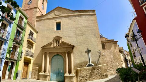 Fachada de la Iglesia-Fortaleza de la Asunci&oacute;n en Villajoyosa. 