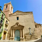 Fachada de la Iglesia-Fortaleza de la Asunción en Villajoyosa. Fachada de la Iglesia-Fortaleza de la Asunción en Villajoyosa.