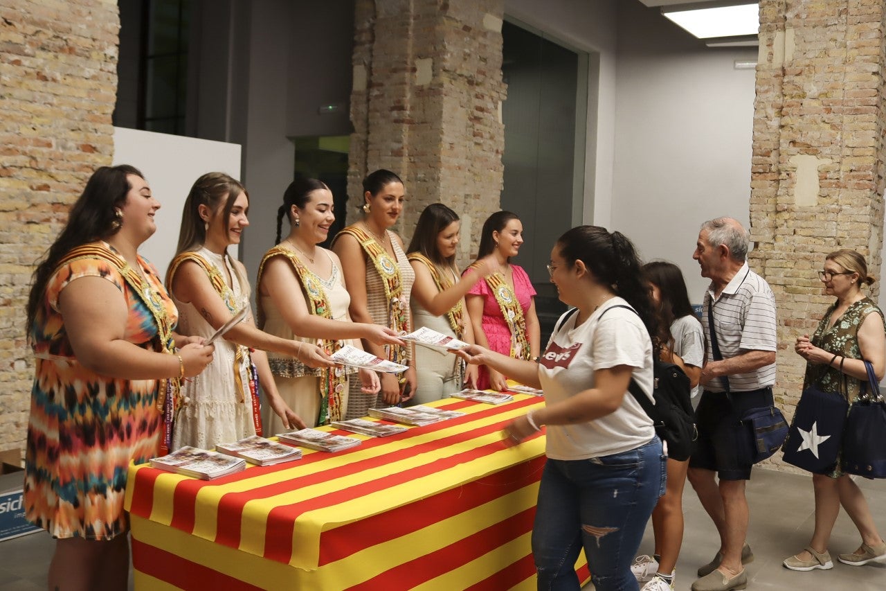 Vila-real arranca el reparto de 11.000 programas de fiestas Vila-real arranca el reparto de 11.000 programas de fiestas