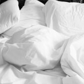 Qué es la hiperhidrosis nocturna: síntomas y por qué supone un problema al dormir