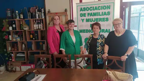 Nueva directiva de AFAMMER Valdepeñas, presidida por Virginia Espinosa Nueva directiva de AFAMMER Valdepeñas, presidida por Virginia Espinosa