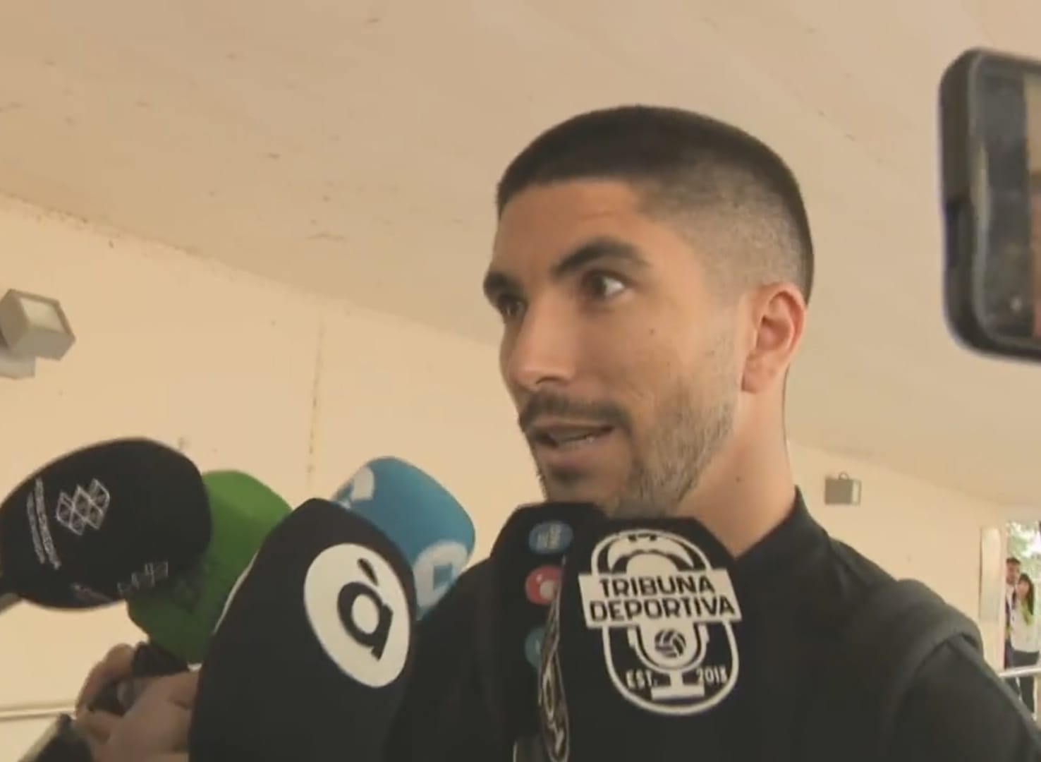 Carlos Soler: "Es un día muy complicado para mi. Amunt Sempre!" Carlos Soler: "Es un día muy complicado para mi. Amunt Sempre!"