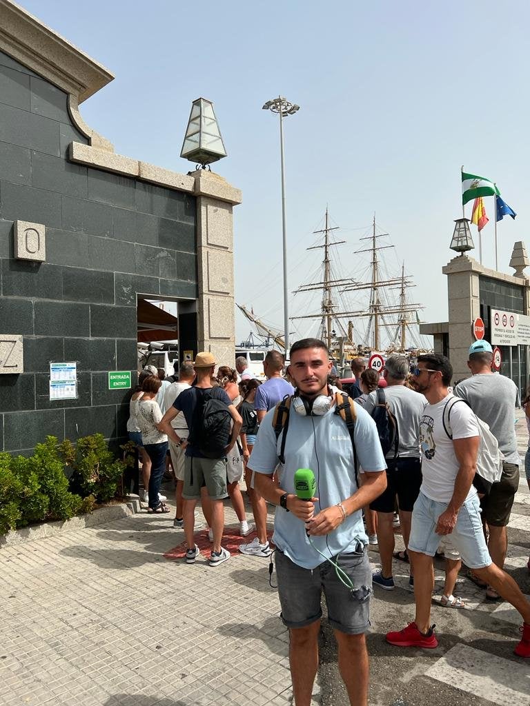 La historia de José Enrique: el becario fotógrafo que canta hip hop La historia de José Enrique: el becario fotógrafo que canta hip hop