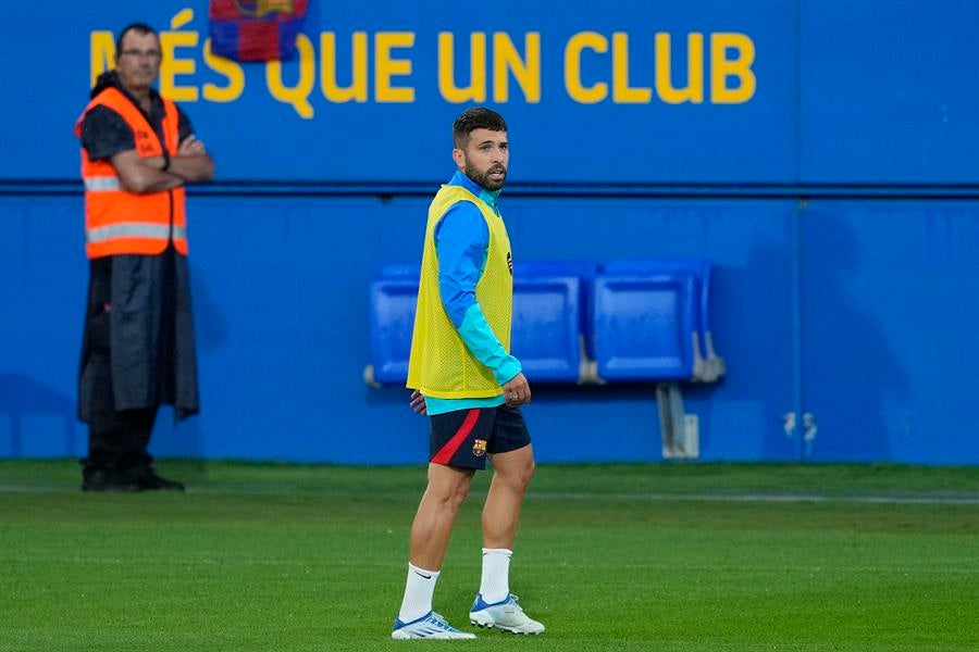 Jordi Alba "sorprendido" por la información del Inter, no tiene intención de salir del Barcelona Jordi Alba "sorprendido" por la información del Inter, no tiene intención de salir del Barcelona