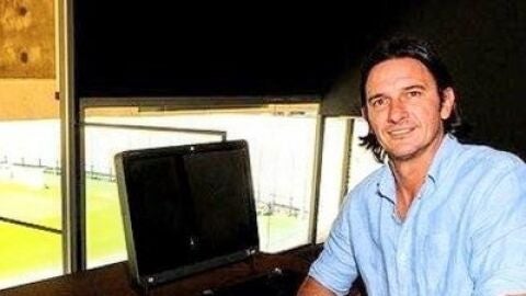 Gonzalo de los Santos: "Le dije a Cavani que el Valencia es un gigante dormido y un club para renacer"