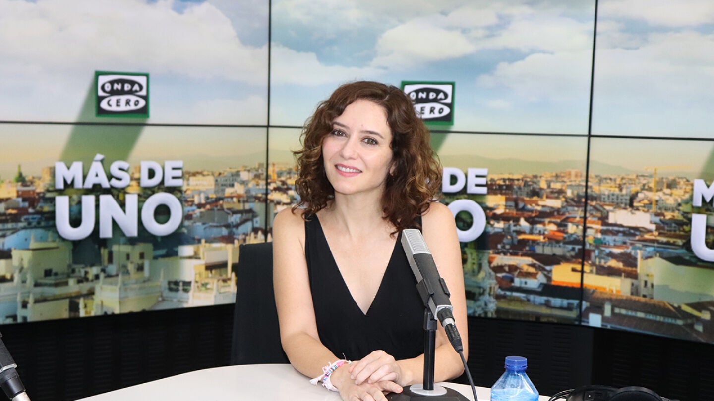 Isabel D&iacute;az Ayuso en el estudio de Onda Cero