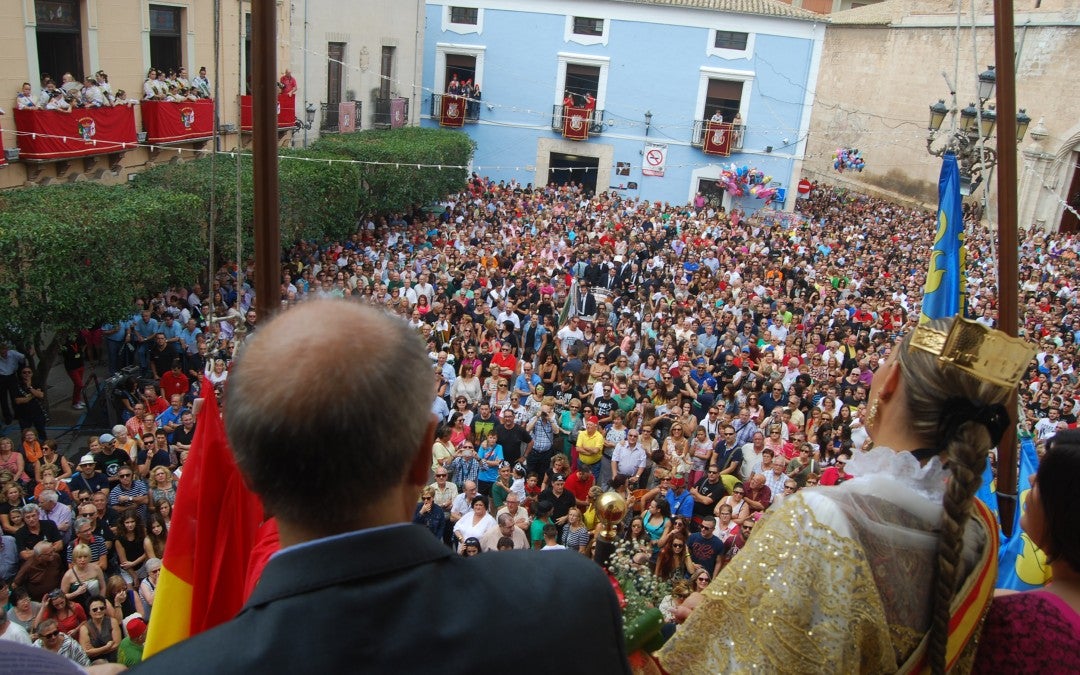 Villena se viste de gala para celebrar sus fiestas patronales Villena se viste de gala para celebrar sus fiestas patronales