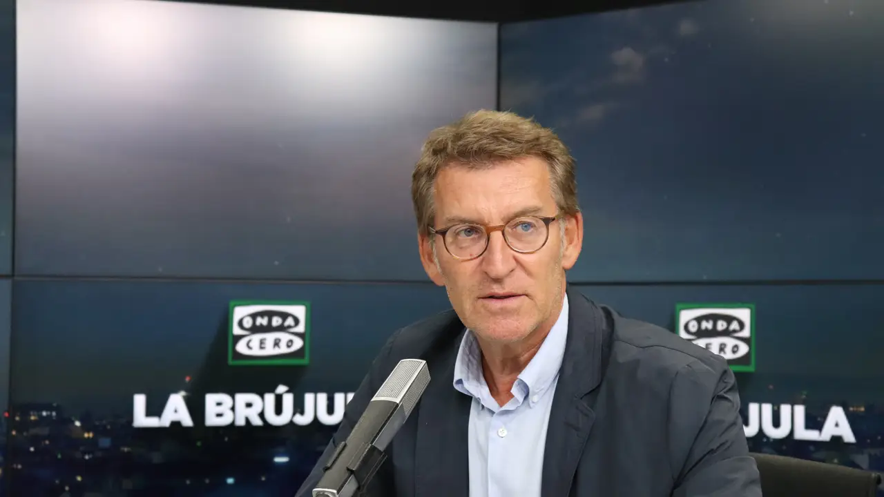 Alberto Núñez Feijóo en los estudios de Onda Cero Alberto Núñez Feijóo en los estudios de Onda Cero