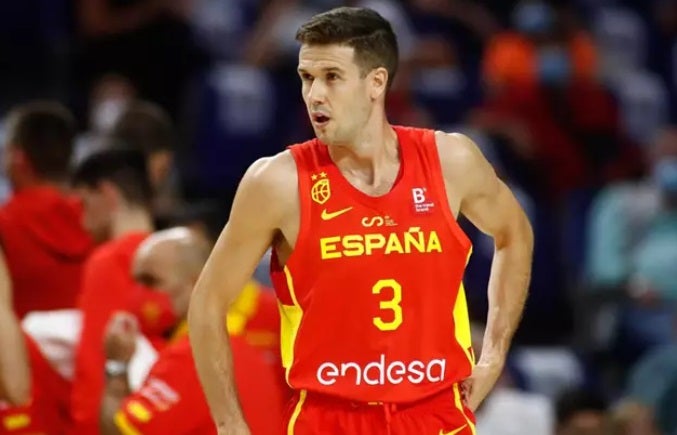 López-Aróstegui: "Nos sentimos como la familia que se nos apoda" López-Aróstegui: "Nos sentimos como la familia que se nos apoda"