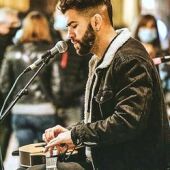 Dani Guantes, cantautor.