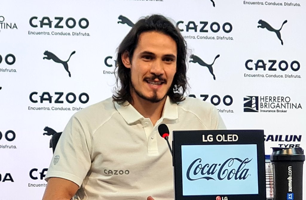 Cavani: " Desde el momento en el que se habló del Valencia siempre sentí algo especial Cavani: " Desde el momento en el que se habló del Valencia siempre sentí algo especial