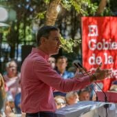 Pedro Sánchez asegura que "las grandes energéticas llevan de la mano al PP"