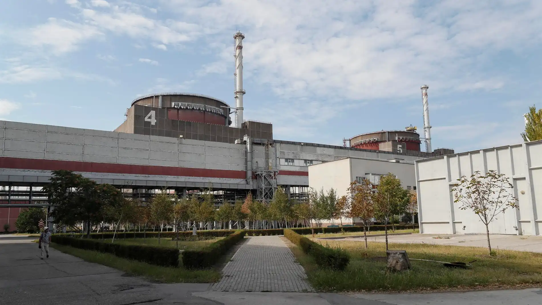 Rusia corta a la red ucraniana el suministro eléctrico de la central nuclear de Zaporiyia 