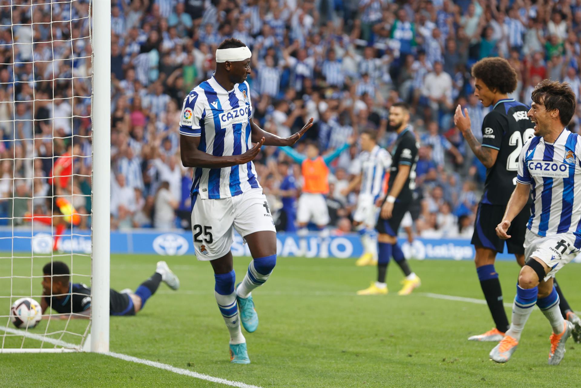 Tertulia: ¿Ha sido mano el gol de Sadiq? Tertulia: ¿Ha sido mano el gol de Sadiq?