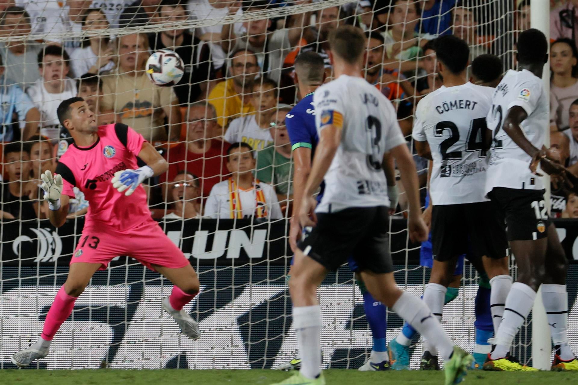 Un Valencia muy superior golea al Getafe en Mestalla Un Valencia muy superior golea al Getafe en Mestalla