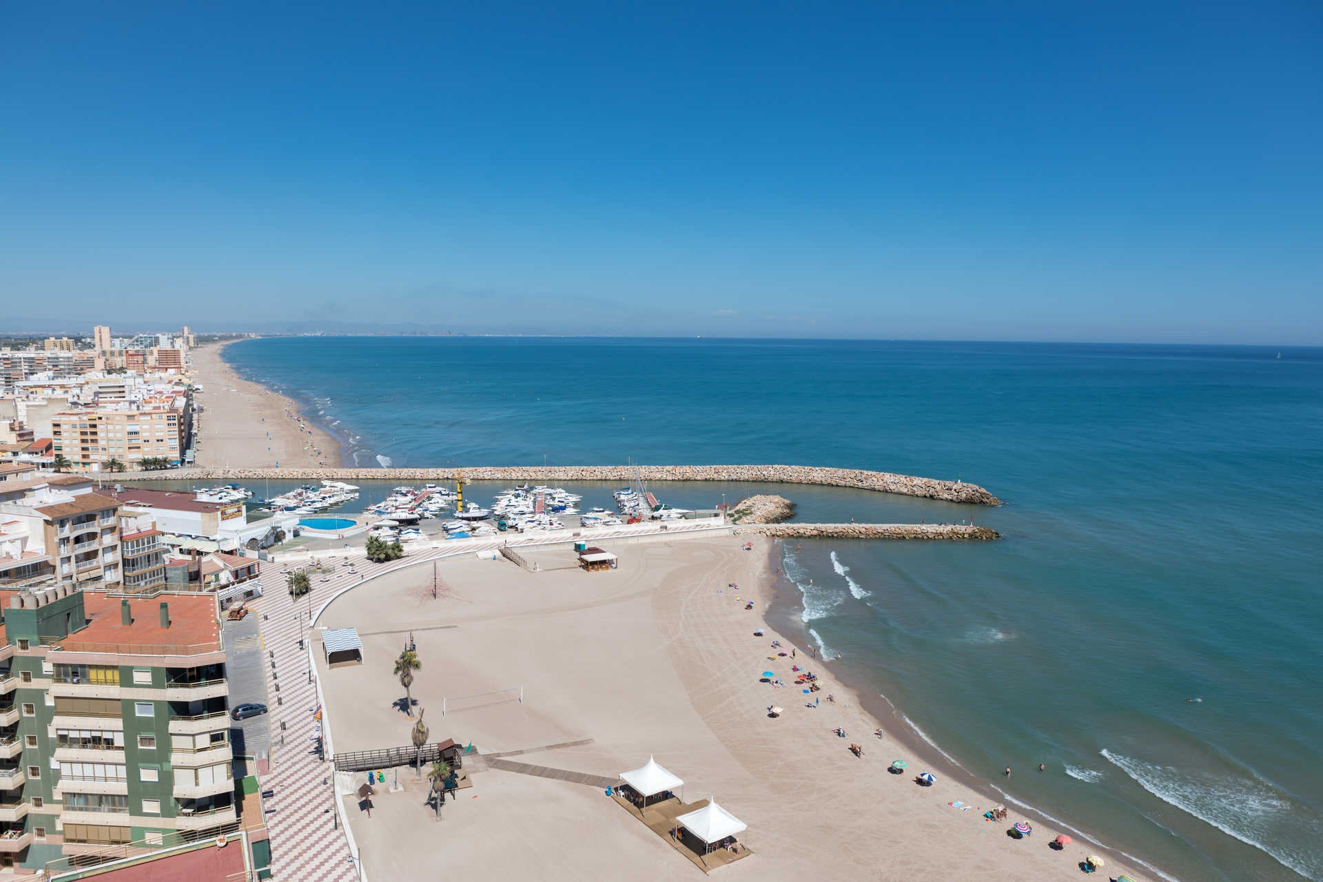 Los vecinos de El Perellonet se oponen al trasvase de arena a la playa de El Perelló aprobado por Costas Los vecinos de El Perellonet se oponen al trasvase de arena a la playa de El Perelló aprobado por Costas