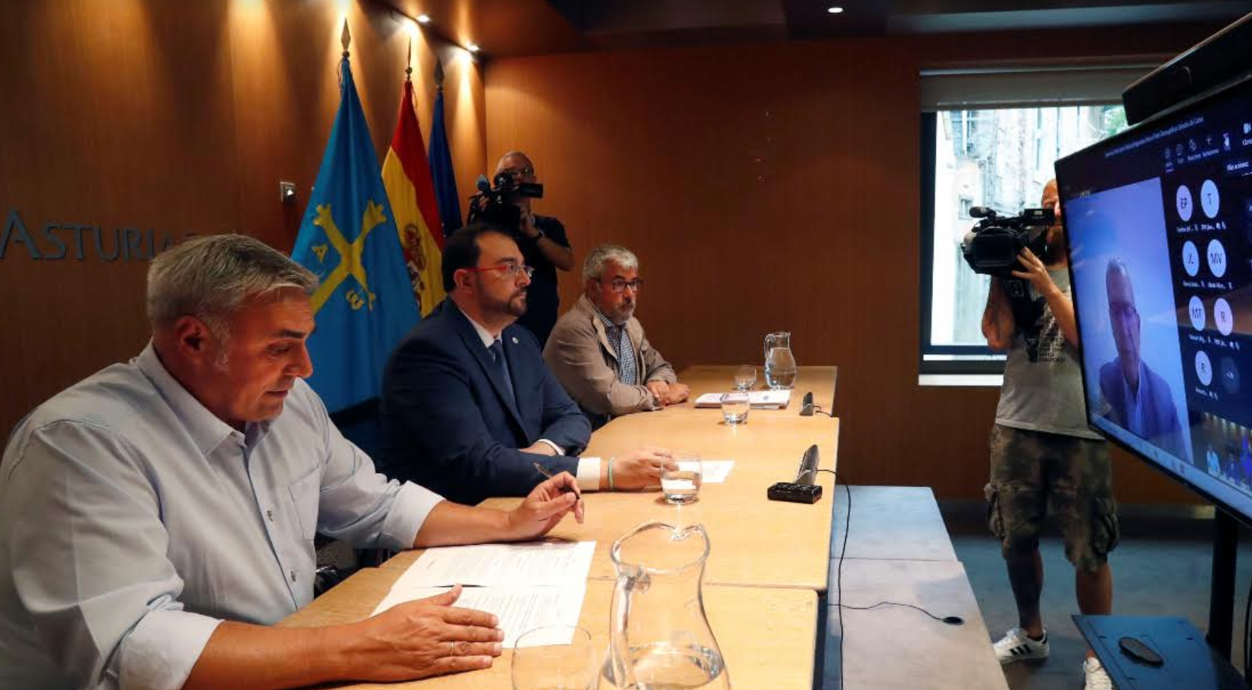 El Principado busca soluciones al reto demográfico y al declive de las comarcas periféricas El Principado busca soluciones al reto demográfico y al declive de las comarcas periféricas