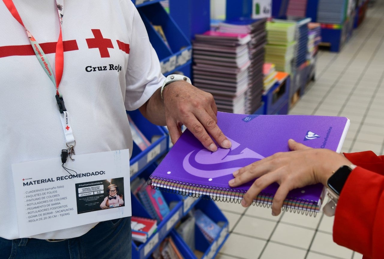 Cruz Roja ayuda con material escolar a 80 familias segovianas en riesgo de vulnerabilidad Cruz Roja ayuda con material escolar a 80 familias segovianas en riesgo de vulnerabilidad