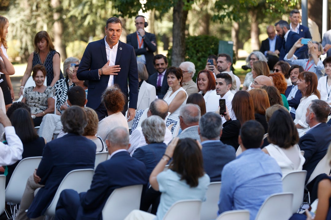 Ayuso y Esperanza Aguirre preguntan a Sánchez por la crisis energética como ciudadanas de a pie Ayuso y Esperanza Aguirre preguntan a Sánchez por la crisis energética como ciudadanas de a pie