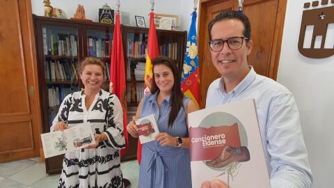 El Ayuntamiento de Elda recopila en un cancionero los temas que se interpretan en las Fiestas Mayores. El Ayuntamiento de Elda recopila en un cancionero los temas que se interpretan en las Fiestas Mayores.