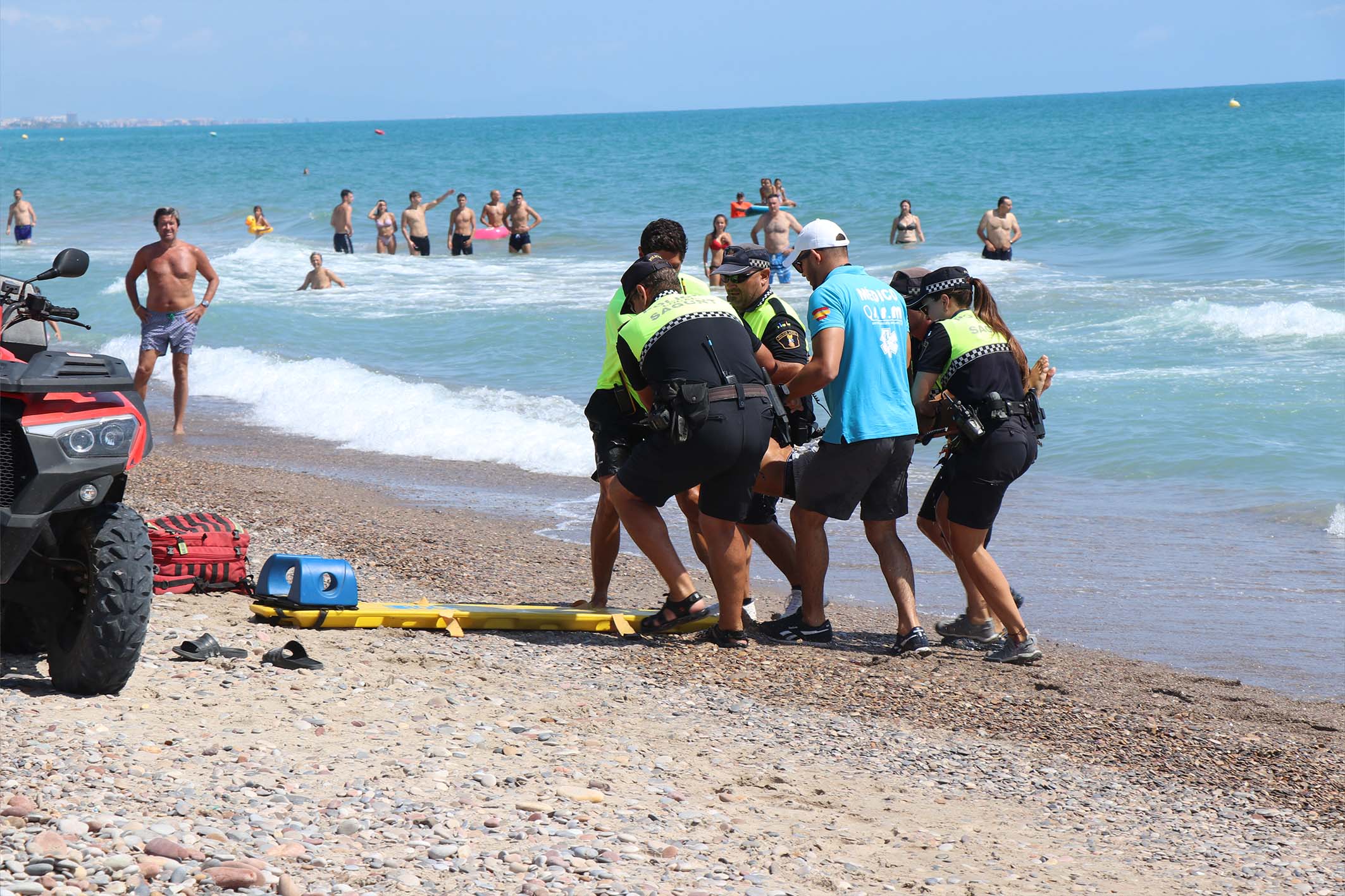 La víctima de 79 años fue rescatada al mediodía tras ser avistada por un surfista La víctima de 79 años fue rescatada al mediodía tras ser avistada por un surfista