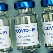 Varios viales de una vacuna contra el coronavirus
