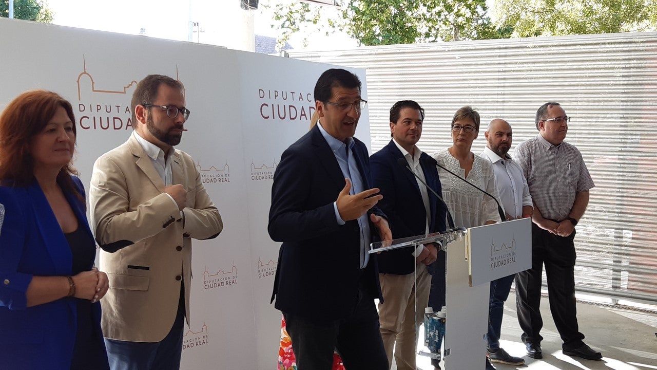 Los comercios de los pueblos de Ciudad Real podrán anunciar sus productos en televisión a través de una aplicación Los comercios de los pueblos de Ciudad Real podrán anunciar sus productos en televisión a través de una aplicación