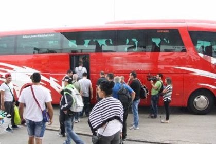 Temporeros españoles salen hoy desde Almuradiel a la vendimia francesa Temporeros españoles salen hoy desde Almuradiel a la vendimia francesa