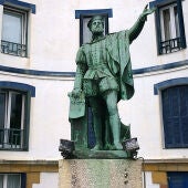 Estatua de Elcano en Getaria