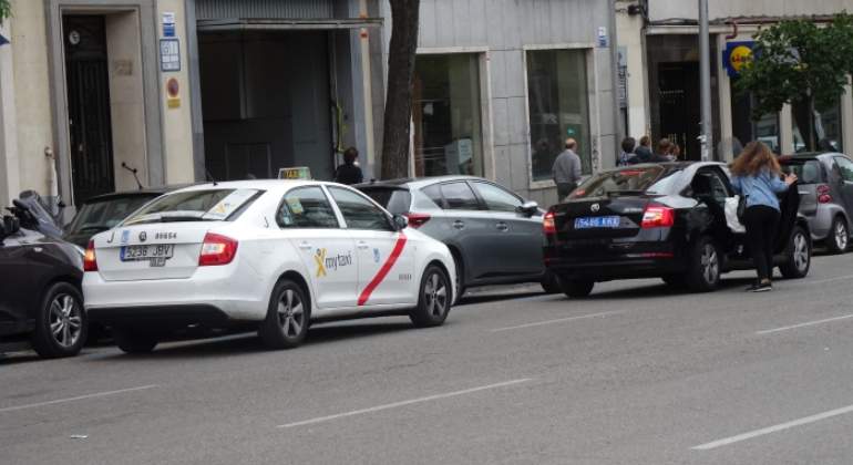 Taxistas andaluces rechazan la nueva regulación de la Junta para los VTC Taxistas andaluces rechazan la nueva regulación de la Junta para los VTC