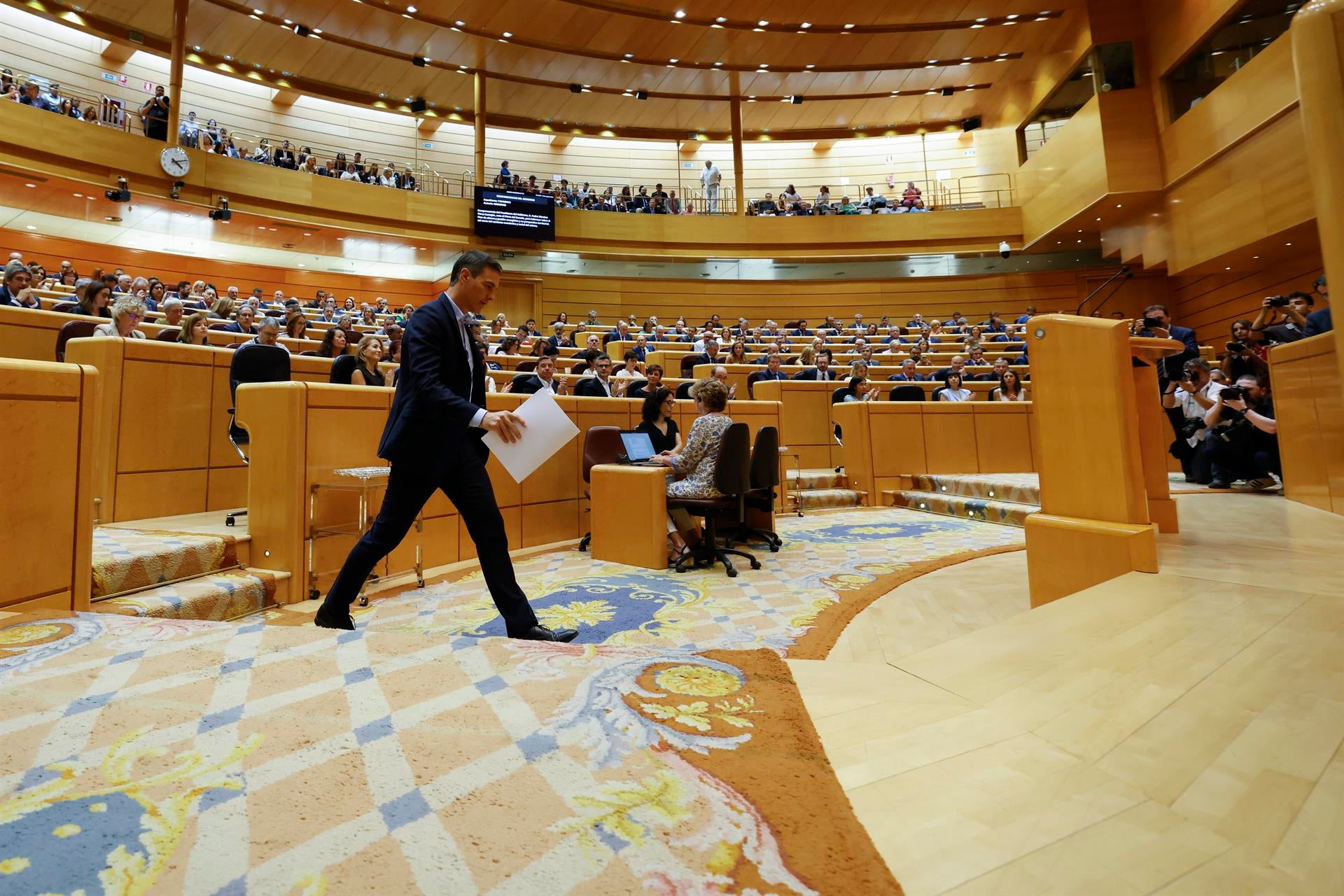 Pedro Sánchez asegura en el Senado que las medidas de ahorro energético no "serán dramáticas" Pedro Sánchez asegura en el Senado que las medidas de ahorro energético no "serán dramáticas"