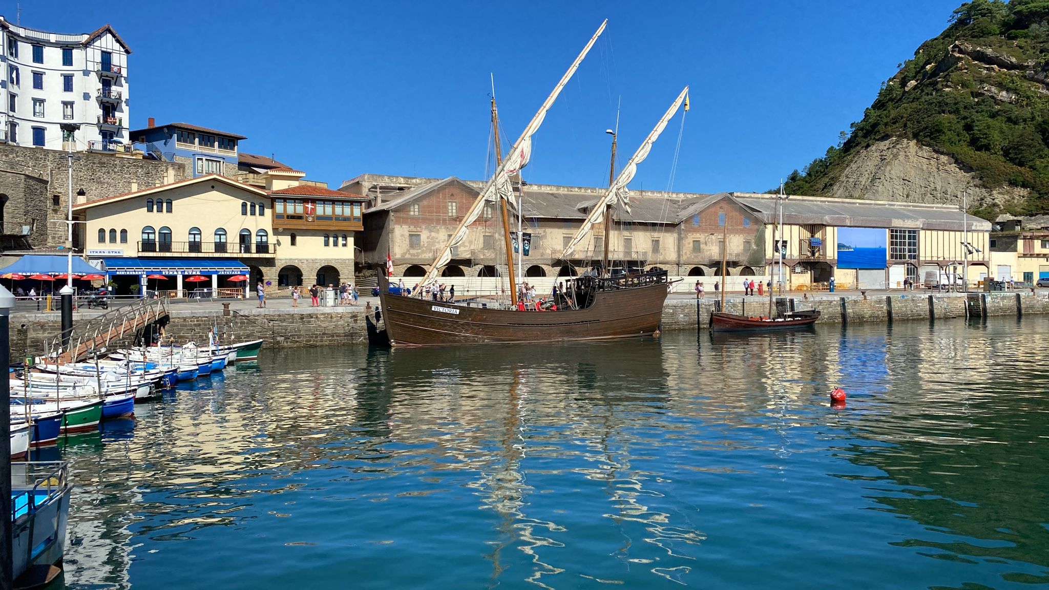 Getaria reconoce la proeza de Elcano con la recreación del desembarco Getaria reconoce la proeza de Elcano con la recreación del desembarco