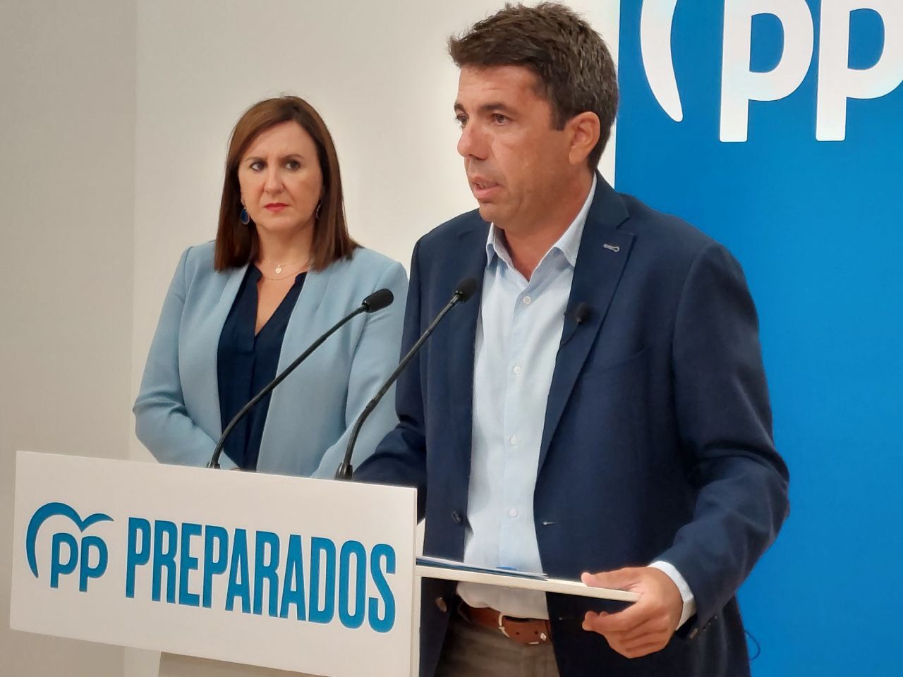 Carlos Mazón: “Hay que aliviar más a quien peor lo está pasando, a quien tiene los salarios y rentas más bajas” Carlos Mazón: “Hay que aliviar más a quien peor lo está pasando, a quien tiene los salarios y rentas más bajas”