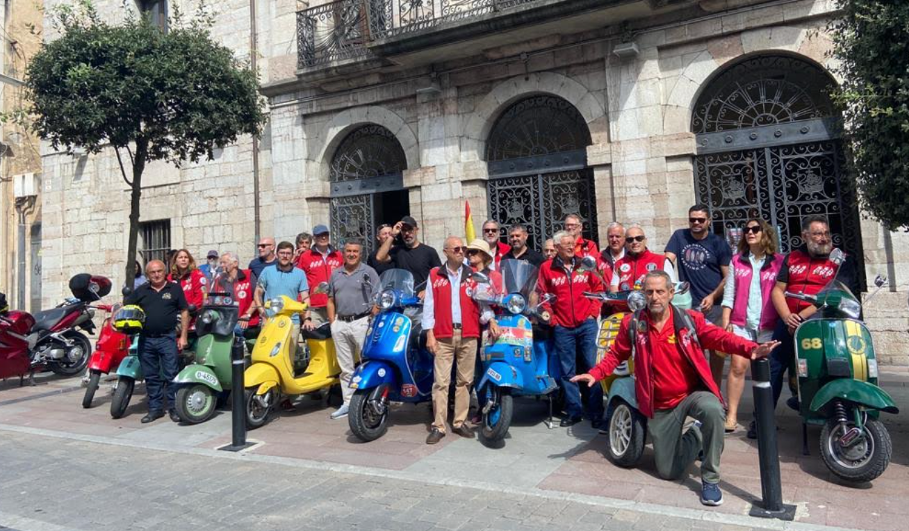 La concentración de vespas y lambretas de Llanes suma ya 400 inscritos La concentración de vespas y lambretas de Llanes suma ya 400 inscritos