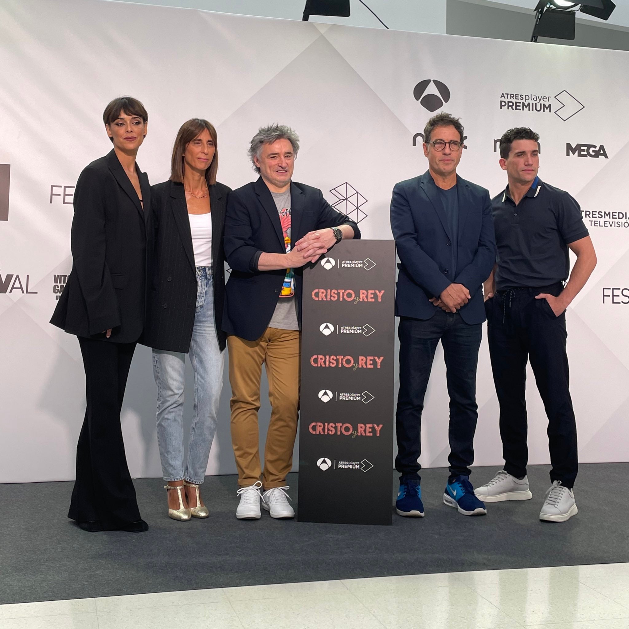 Atresmedia lanza en el FesTVal de Vitoria su bombazo para esta temporada, la serie "Cristo y Rey" Atresmedia lanza en el FesTVal de Vitoria su bombazo para esta temporada, la serie "Cristo y Rey"