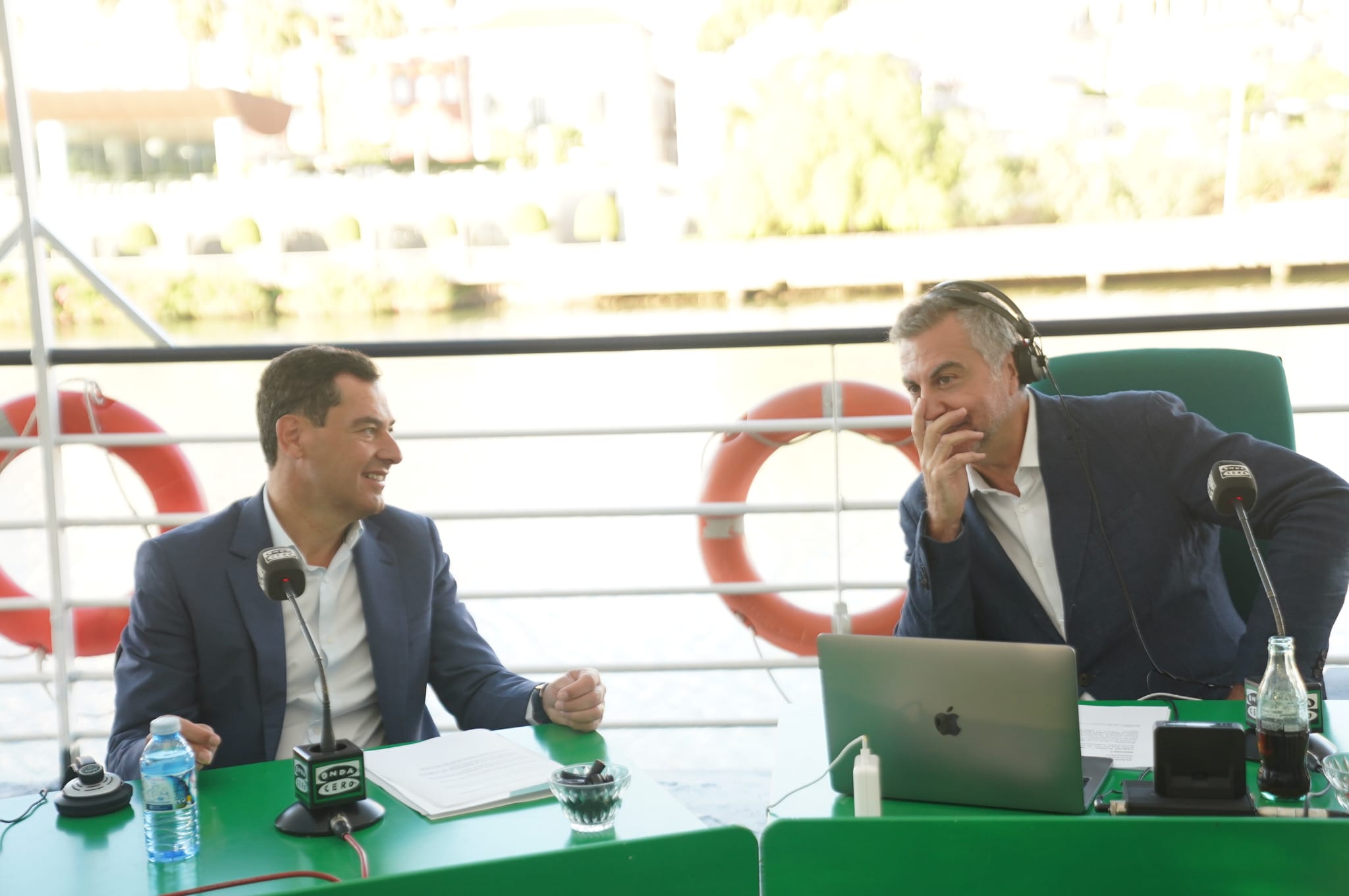 Juanma Moreno: "Veo mucha ideología y poco pragmatismo en el Gobierno" Juanma Moreno: "Veo mucha ideología y poco pragmatismo en el Gobierno"