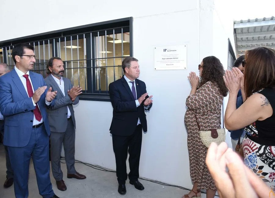 Caballero ofrece al sector del pistacho una feria como FENAVIN Caballero ofrece al sector del pistacho una feria como FENAVIN