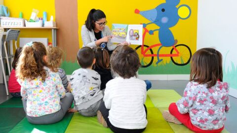 Niños en clase 