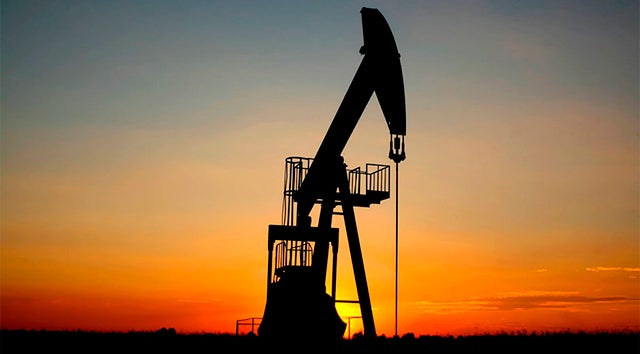 La OPEP y Rusia acuerdan recortar en dos millones de barriles diarios su producción de petróleo La OPEP y Rusia acuerdan recortar en dos millones de barriles diarios su producción de petróleo