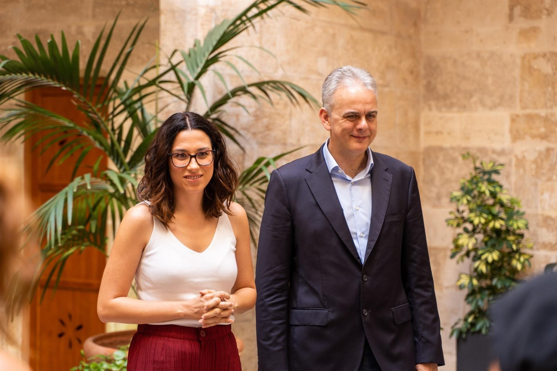 Mas e Illueca suman fuerzas de cara a los presupuestos a la espera de conocer “la letra pequeña” de la reforma fiscal de Puig Mas e Illueca suman fuerzas de cara a los presupuestos a la espera de conocer “la letra pequeña” de la reforma fiscal de Puig