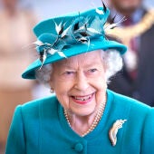 La reina Isabel II en el Instituto de Cambio Climático de Edimburgo, Escocia, 1 de julio. 