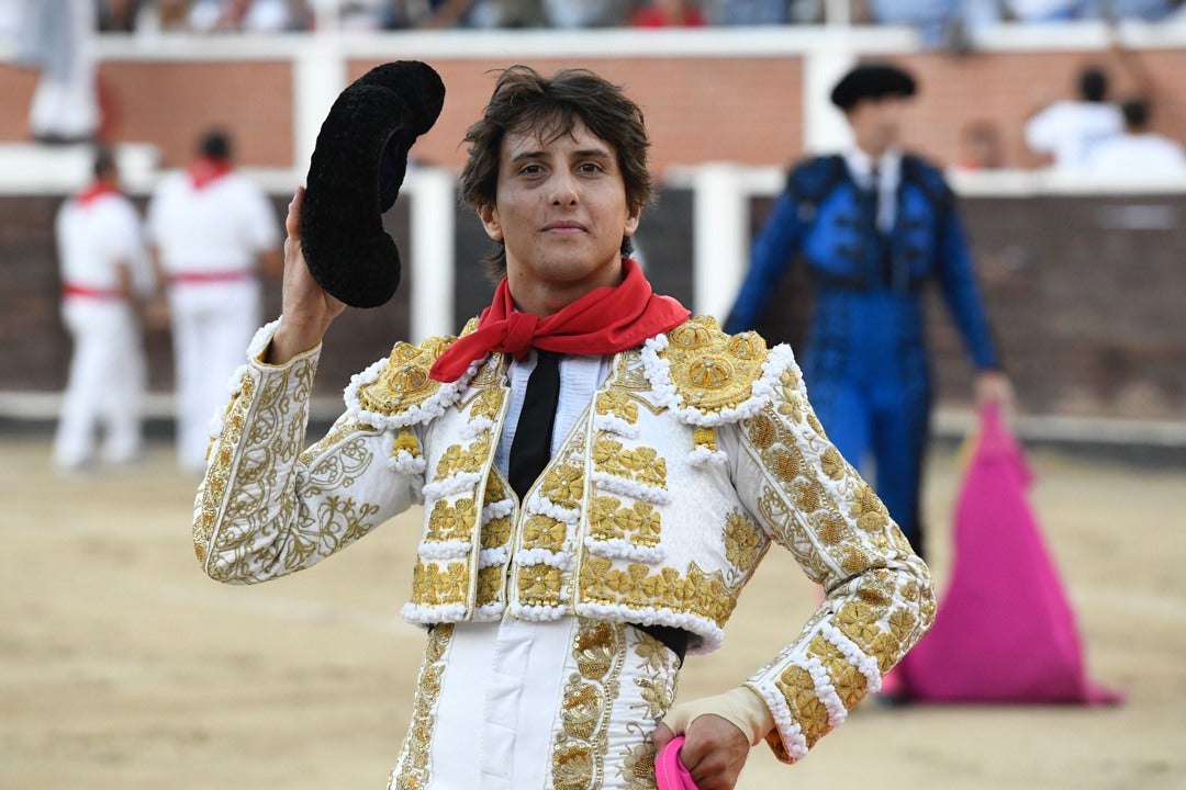 Rubén Amón indulta al torero Roca Rey: "Entre sus virtudes impresiona haber logrado que los toros le tengan miedo" Rubén Amón indulta al torero Roca Rey: "Entre sus virtudes impresiona haber logrado que los toros le tengan miedo"