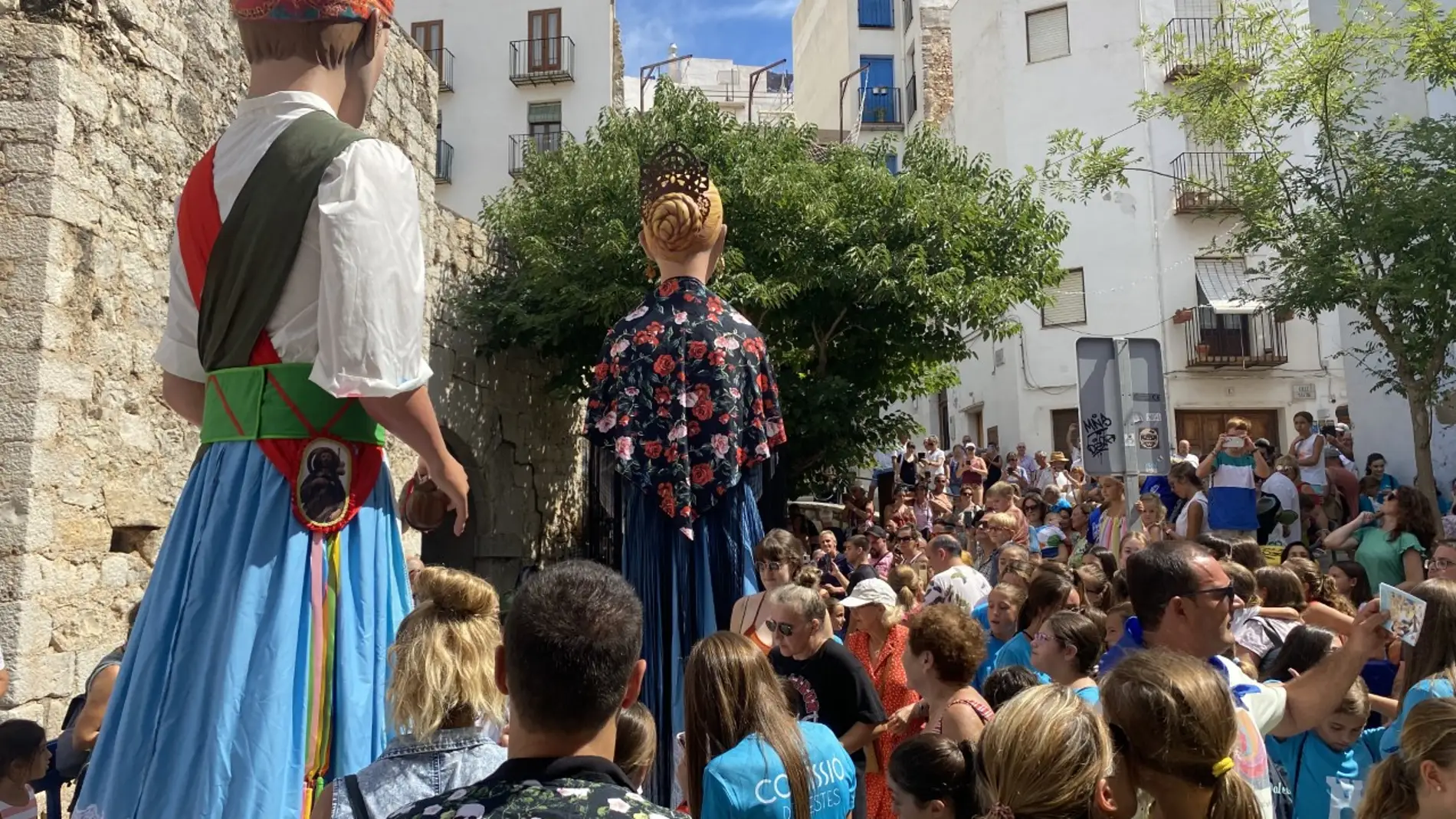 Peñíscola inaugura sus fiestas patronales con el tradicional `chupinazo´ en el balcón del ayuntamiento