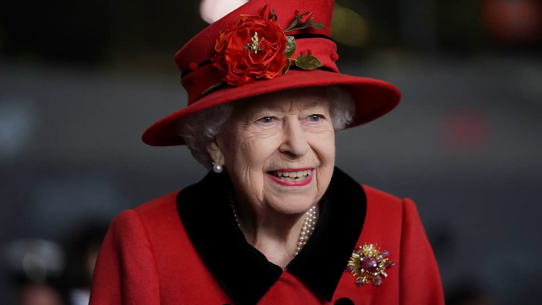 La reina Isabel II durante una visita al HMS, 2021.