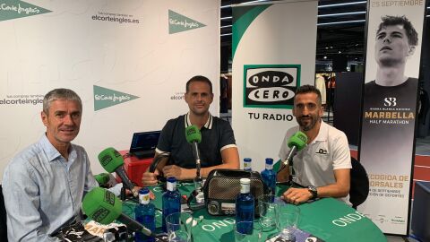 El periodista Julio Rodr&iacute;guez junto a Mart&iacute;n Fiz y Javier D&iacute;az Carretero