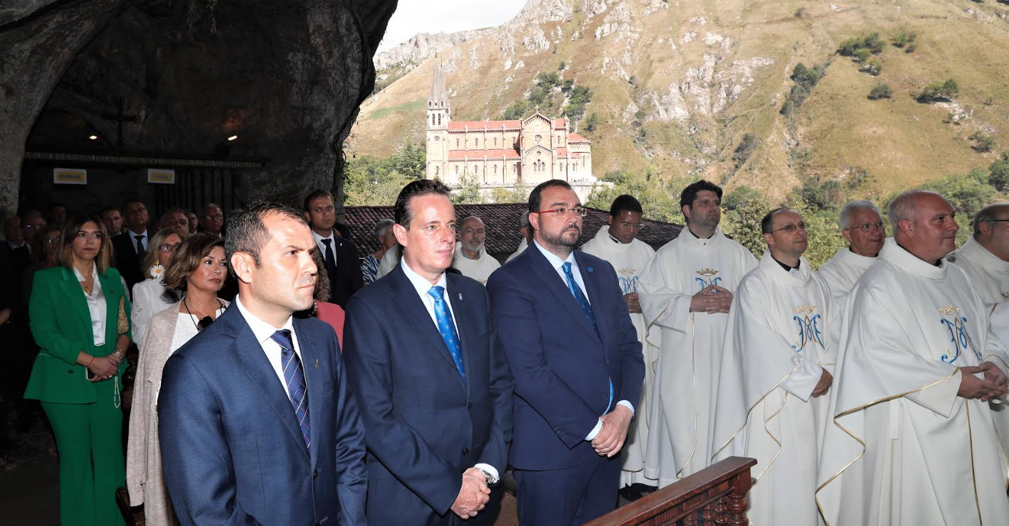 Barbón afirma que Asturias "siempre ha sabido estar a la altura ante sus retos" durante su discurso en Covadonga Barbón afirma que Asturias "siempre ha sabido estar a la altura ante sus retos" durante su discurso en Covadonga