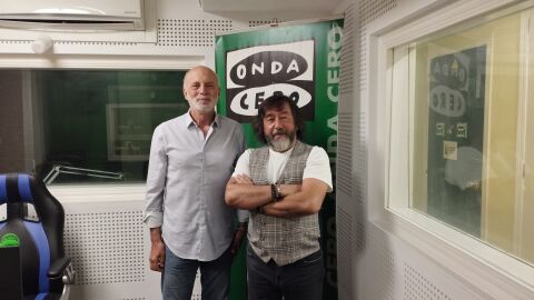 Manuel Cabezas en los estudios de Onda Cero Ourense